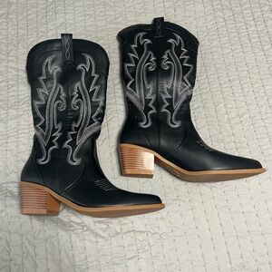 New with Tag Athlefit cowboy boots for women size 10 black